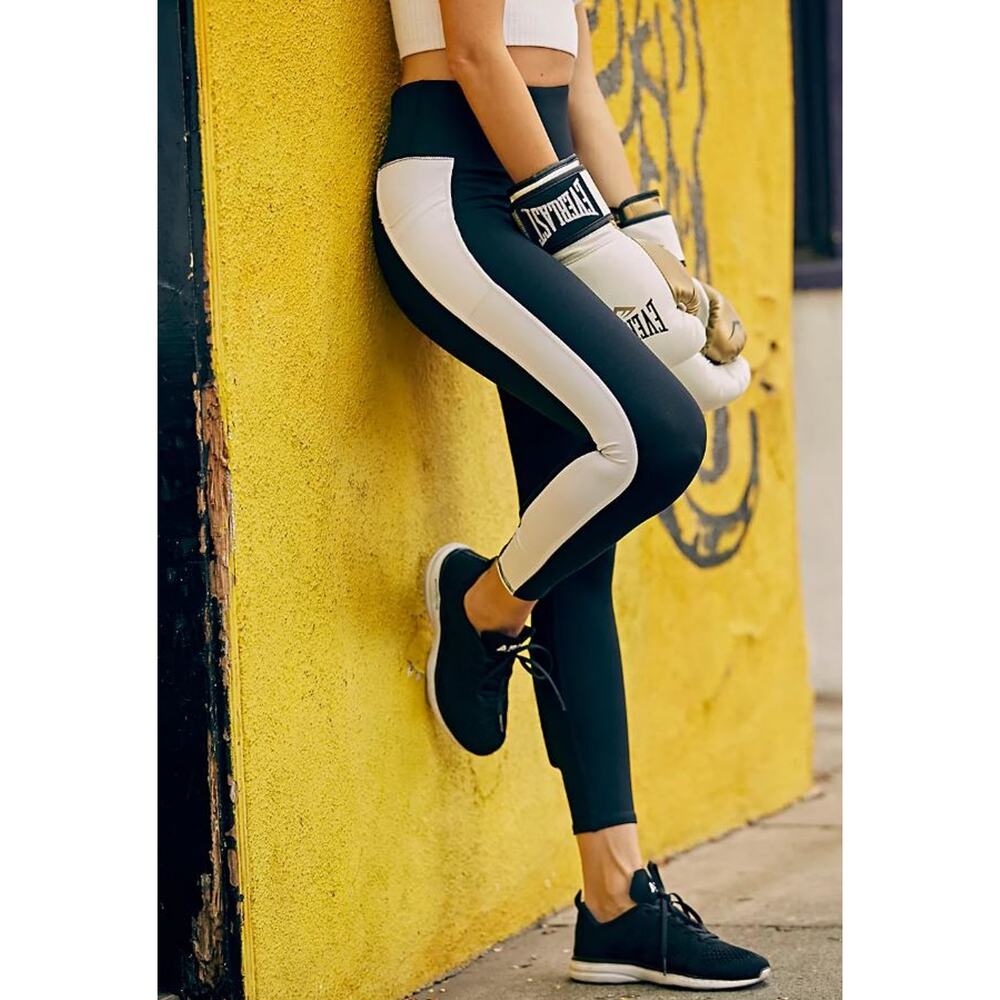 NWT! Free‎ People Kilogear Cut Booty Lift Weighted Leggings M - Picture 2 of 10